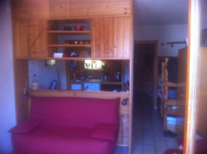 Charmant studio cabine 4 pers avec balcon exposé Sud, proche pistes et piscine - FR-1-263-143